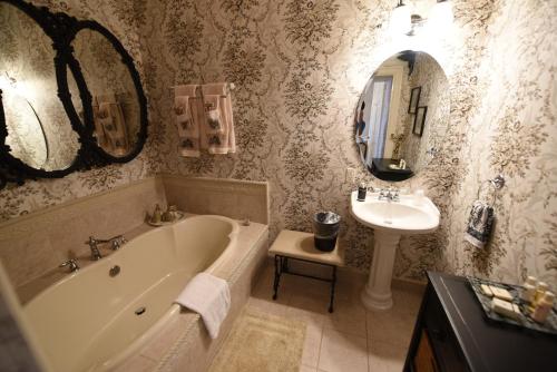 Casselman Inn