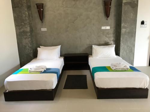Deluxe Double Room image 5
