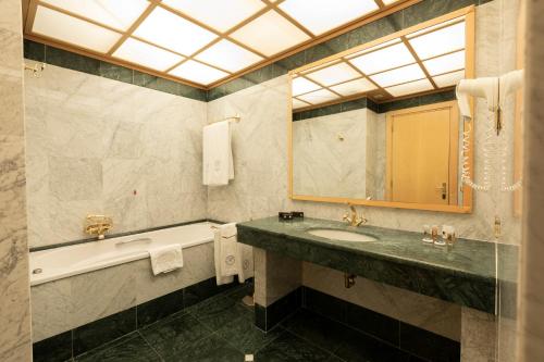 City Life Hotel Poliziano by R Collection Hotels - image 11