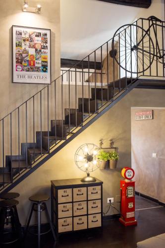 Industrial Apartment Near Duomo - image 6