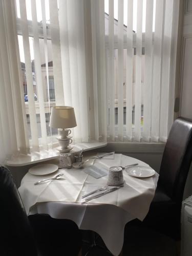 Crofton Guest House - image 13