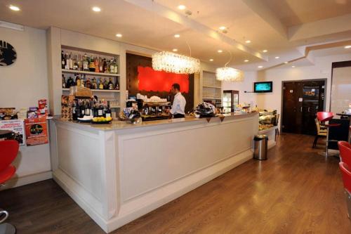 Pub/Lounge, Drake in Maranello