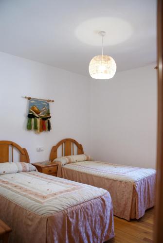 2 twin beds
