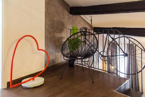 Industrial Apartment Near Duomo - image 14