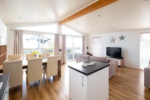 Horizon Lodge - image 8