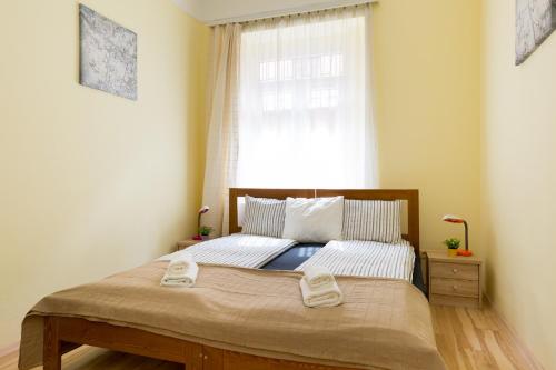  Bajcsy 3 -Deák next to Basilica 2 Bedrooms +Living with AC in Budapest