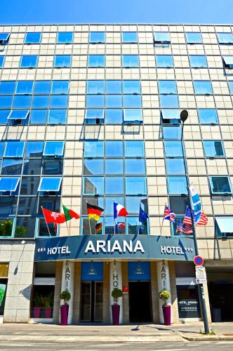 Entrance, Hotel Ariana in Lyon