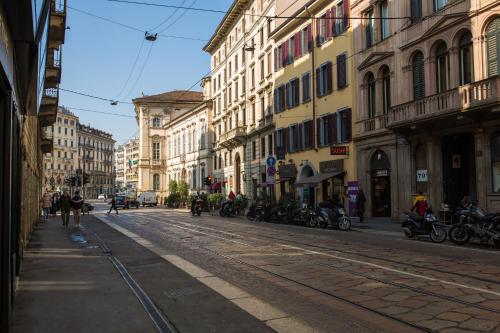 Industrial Apartment Near Duomo - image 9