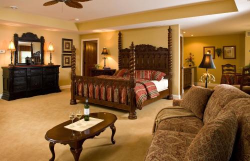 Goldmoor Inn & Resort