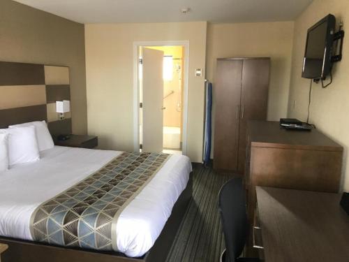 Good Living Inn Stop at Americas Best Value Inn - San Carlos to discover the wonders of San Francisco (CA). The property offers guests a range of services and amenities designed to provide comfort and convenience. Se
