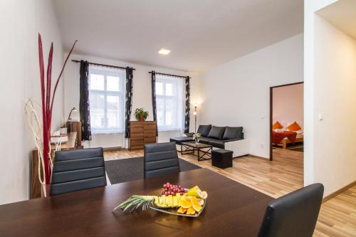 Silver Apartments by LH