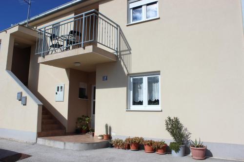  Apartman Vodanovic, Pension in Kaštel Novi bei Trolokve