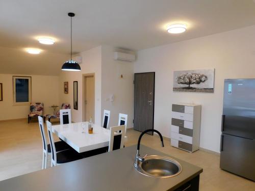Luxury Apartment Mary