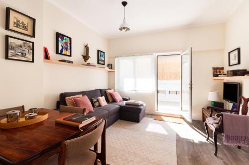 Exquisite Retreat in a Traditional Area of Porto - Parking