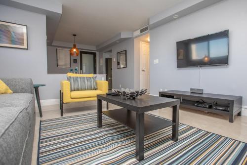 Cozy 1 Bedroom Apartment close to the Beach