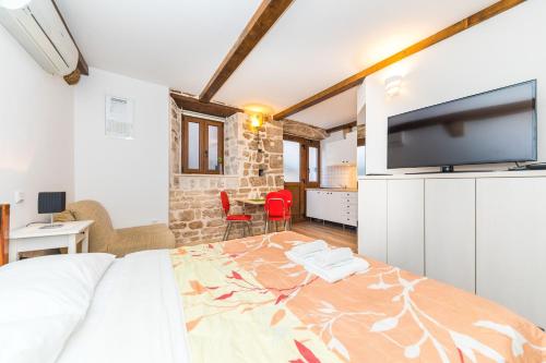 First Vestibul, Split (photo 3)
