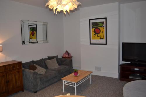 Picture of Park View - Recently Refurbished 2 Bedroom Flat