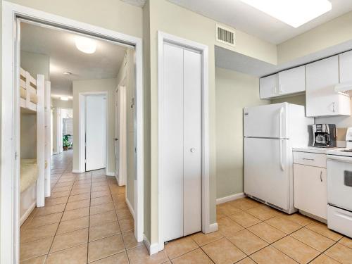 Seacrest 601 by Bender Vacation Rentals - image 7