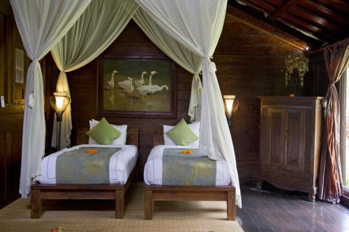 Villa Bodhi Ideally located in the prime touristic area of Ubud, Villa Bodhi promises a relaxing and wonderful visit. The property features a wide range of facilities to make your stay a pleasant experience. 24-h
