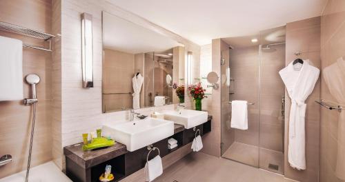 room detail thumbnail 2