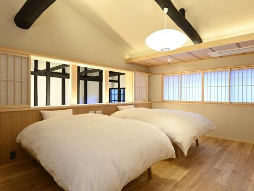 Three-Bedroom Townhouse image 4