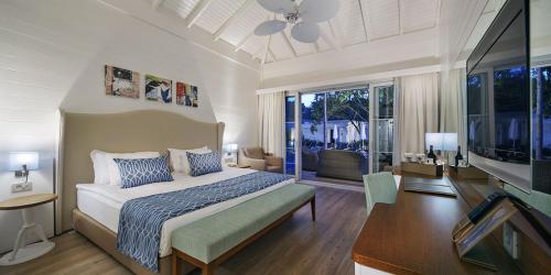 1 double bed, 2 sofa beds