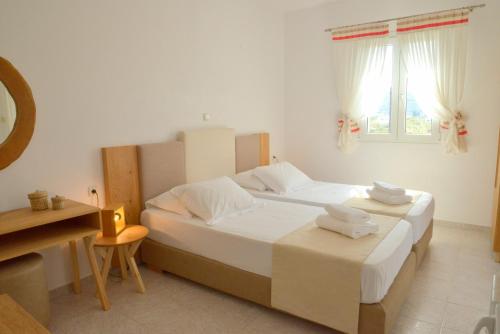 2 twin beds
