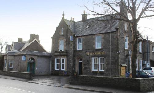 . Queens hotel