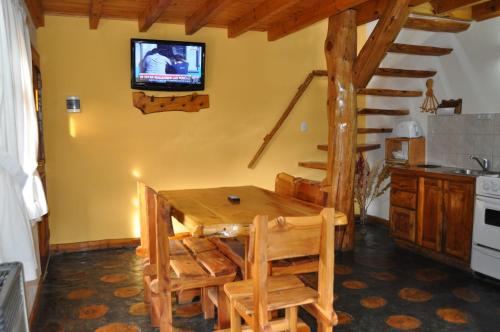 2 bedrooms, 3 beds