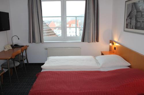 City Hotel - image 11