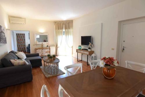 Romantic Flat near Metro Flaminio