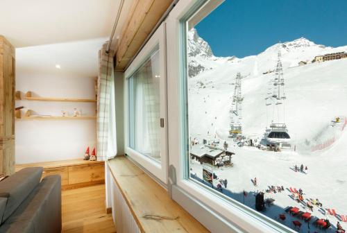 HelloChalet - Maison Rêve Blanc - Ski to door with Matterhorn view Breuil Cervinia