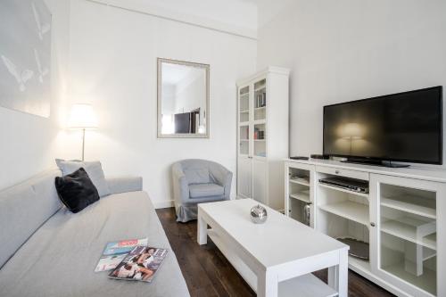  BpR Home of Beauty with balcony & A/C in Budapest