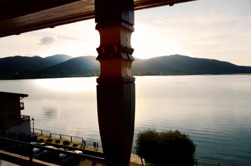 Kilátás, Seehotel Luitpold in Tegernsee