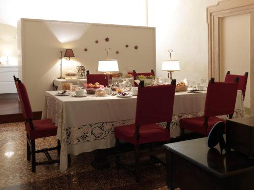 Antica Casa Zucchini B&B – Bologna, KY