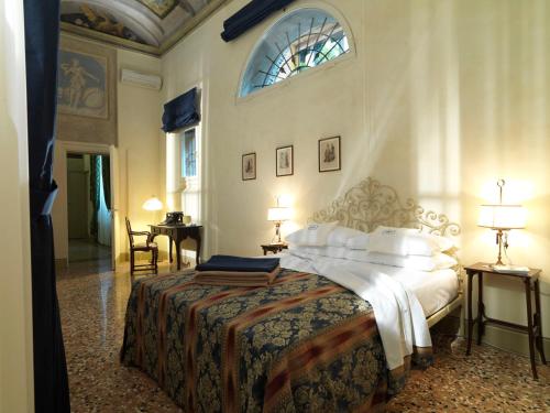 Antica Casa Zucchini B&B – Bologna, KY