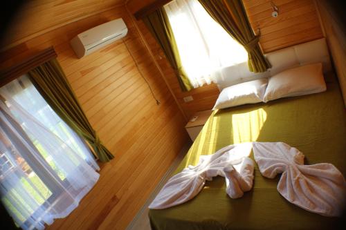 2 bedrooms, 3 beds
