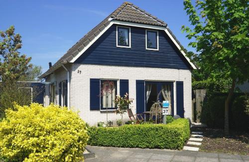  Noordzeepark Zuiderdiep 37 - Ouddorp near the beach - not for companies, Pension in Ouddorp