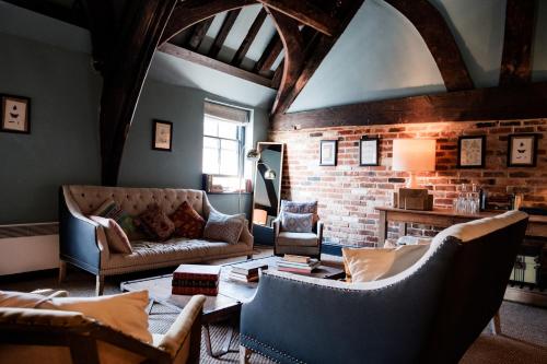Pub/Lounge, Bel and The Dragon-Kingsclere in Kingsclere