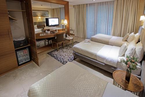 Standard Triple Room room in Nowy Efendi Hotel Special Category