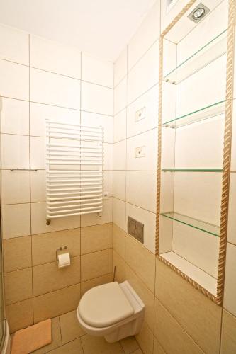 2 bedrooms, 4 beds