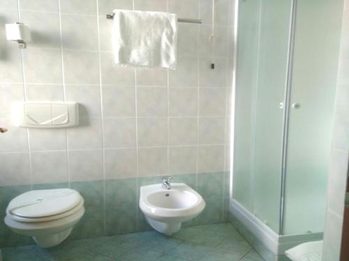 Single Room image 3