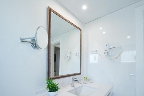 Hotel Suite Montana Club - image 13