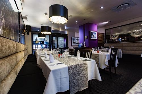 Restaurant, Cape Town Lodge Hotel in Cape Town