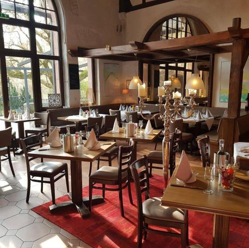 Restaurant, Oberwaldhaus in Darmstadt City Center