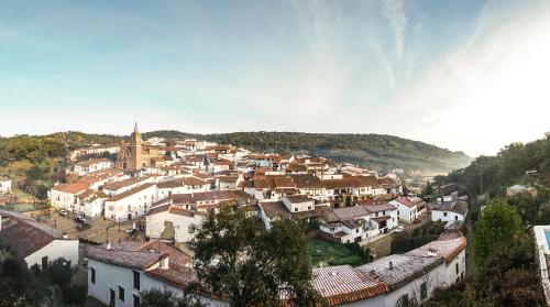 El Risco del Lomero, chimenea 4 Huesp max in Valdelarco