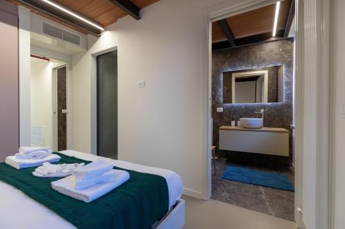 One-Bedroom Apartment - Via Sant'Alessio 30 image 8