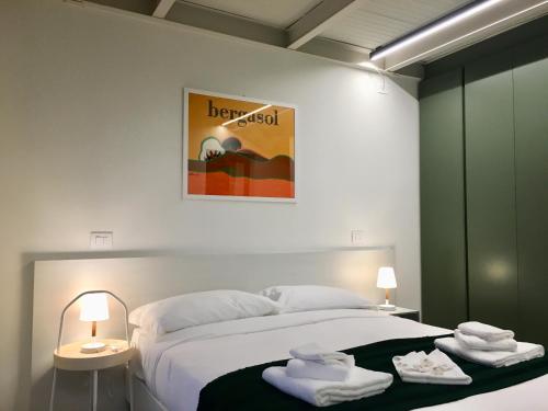 One-Bedroom Apartment - Via Sant'Alessio 30 image 9