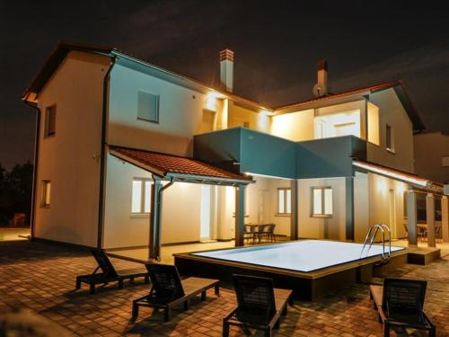 4 Stars Apartments-Pikula