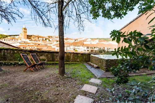 El Zarzo de Nemesio, chimenea barbacoa 2 Hab 4 Pers mas 2 Max in Valdelarco